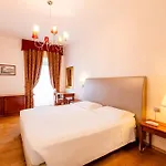 酒店 博尔基别墅酒店 4*