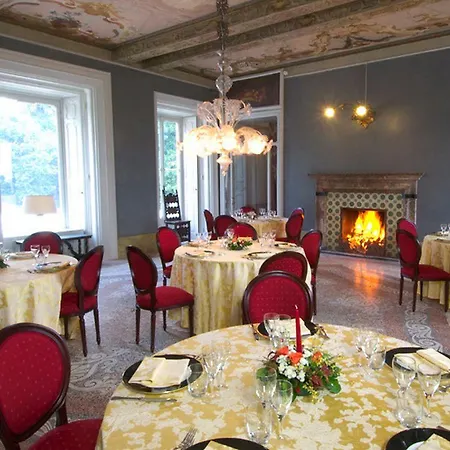 Hotel Borghi Varano Borghi