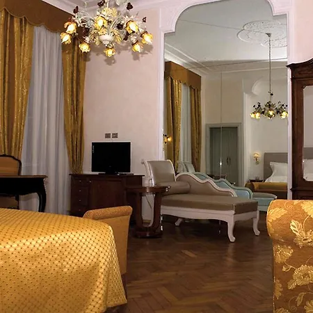 Borghi 4* Varano Borghi