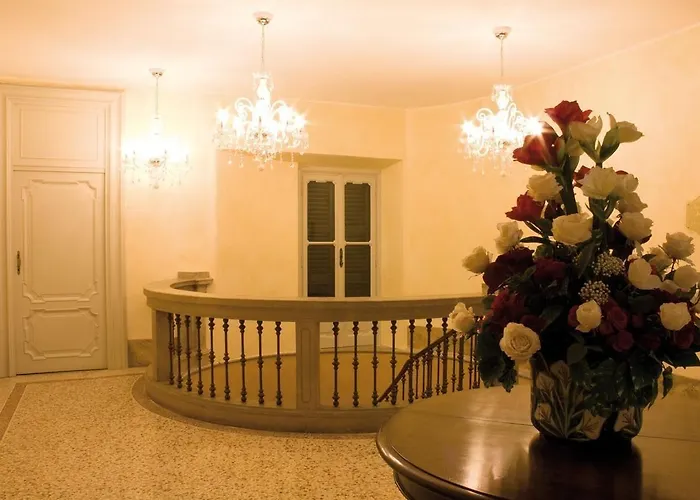 Borghi 4* Варано-Борги