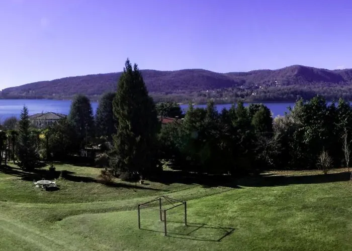 Borghi 4* Варано-Борги