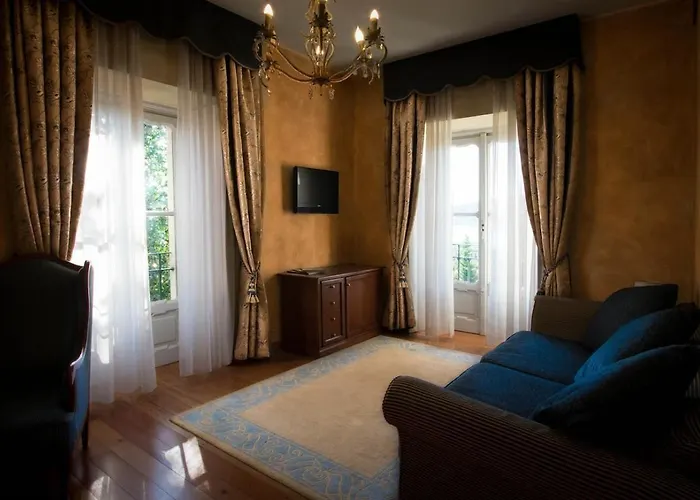 Borghi 4* Варано-Борги